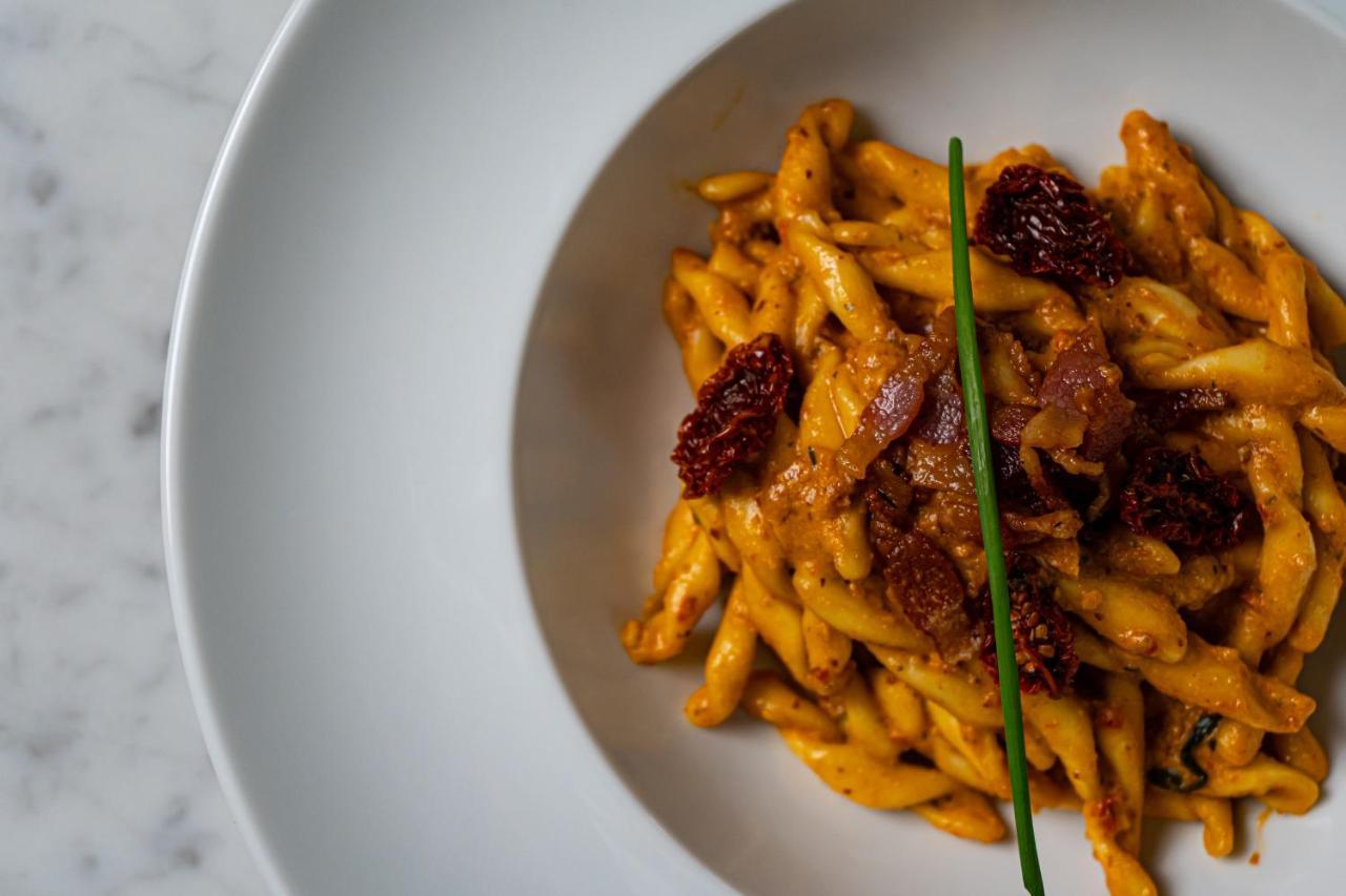 Locanda Moderna Carlambroeus Montevecchia Екстериор снимка